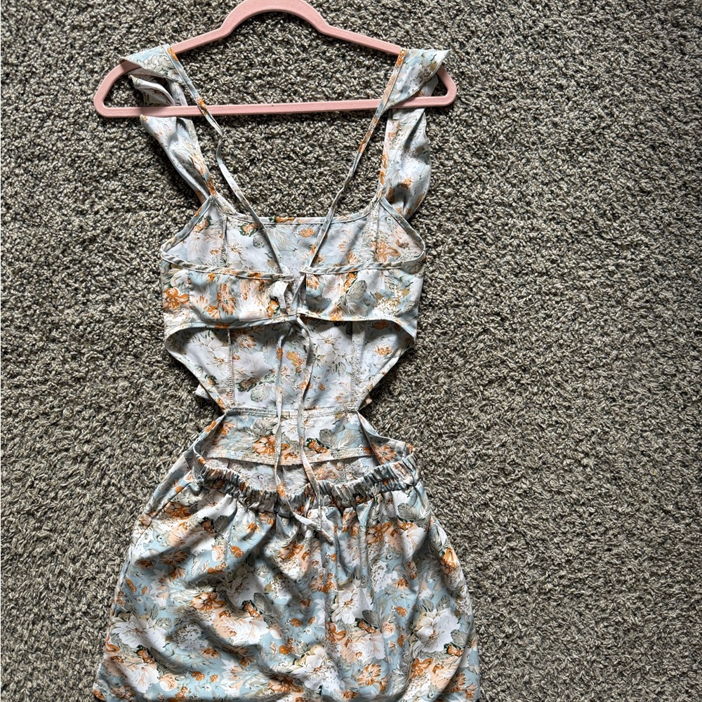 Floral Ruffle Romper - Picture 2 of 3
